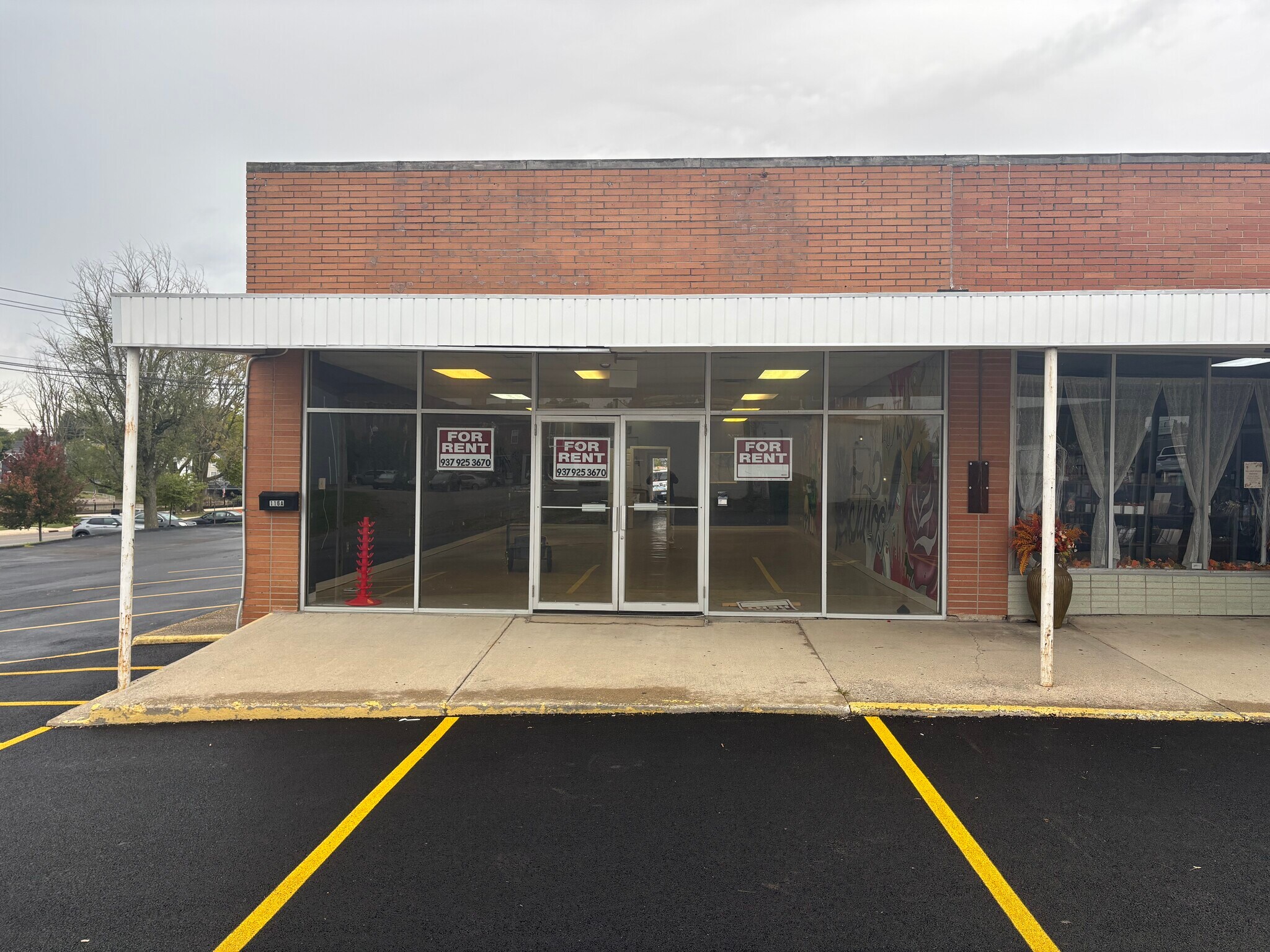114-116 E Auglaize St, Wapakoneta, OH for Rent