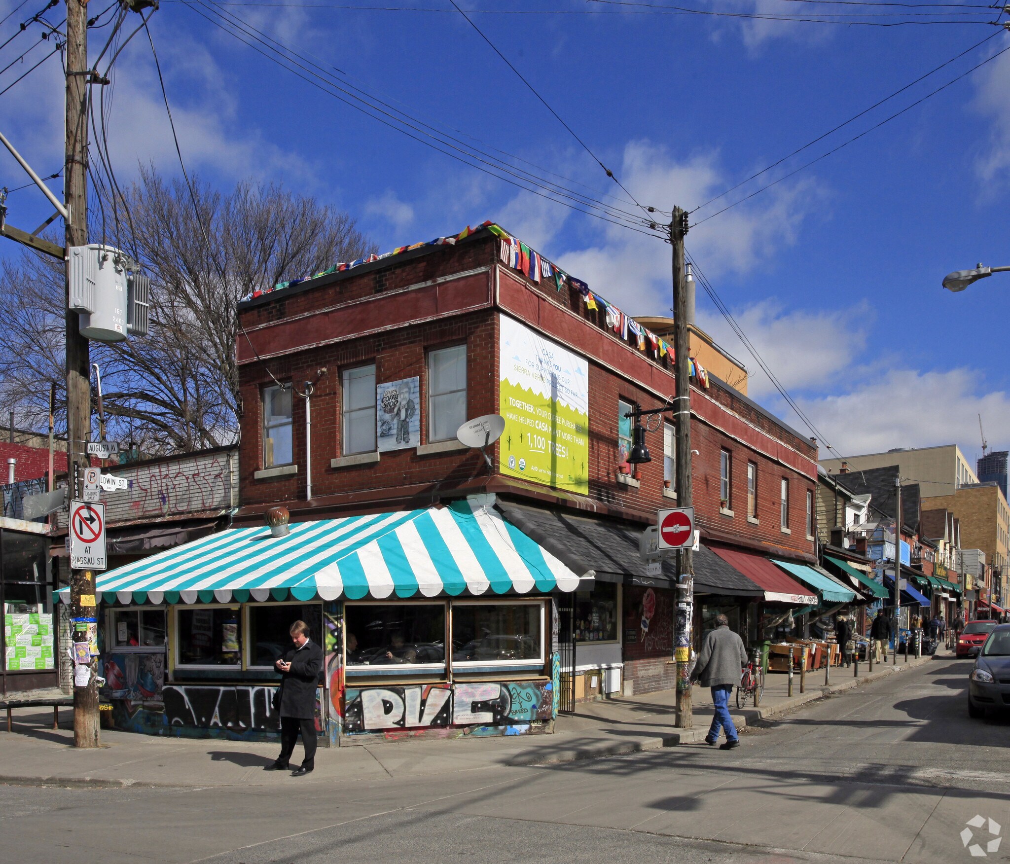 235 Augusta Ave, Toronto, ON for Rent