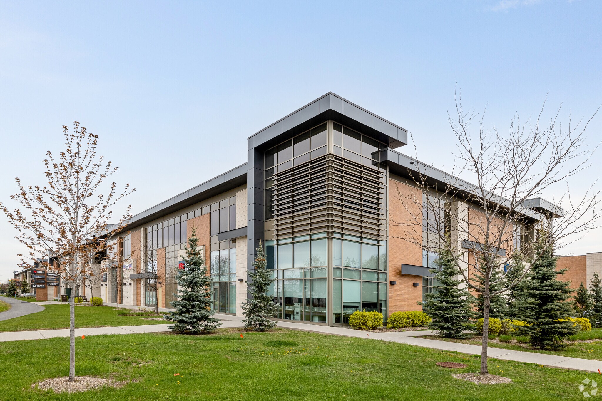 500 D'avaugour Rue Boucherville, QC J4B 0G6 Retail Property for Lease