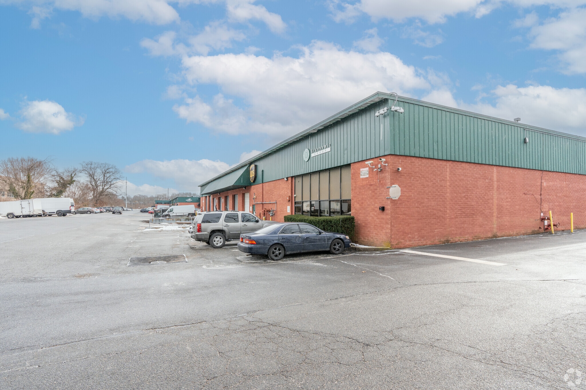 200 Robbins Ln, Jericho, NY for Rent