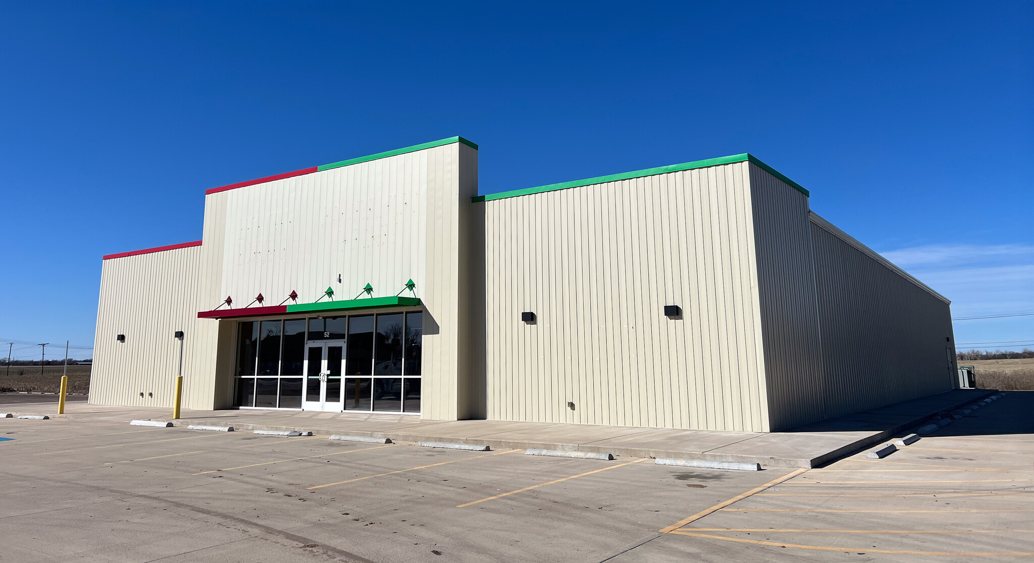 52 W K-4 Hwy, Hoisington, KS for Rent