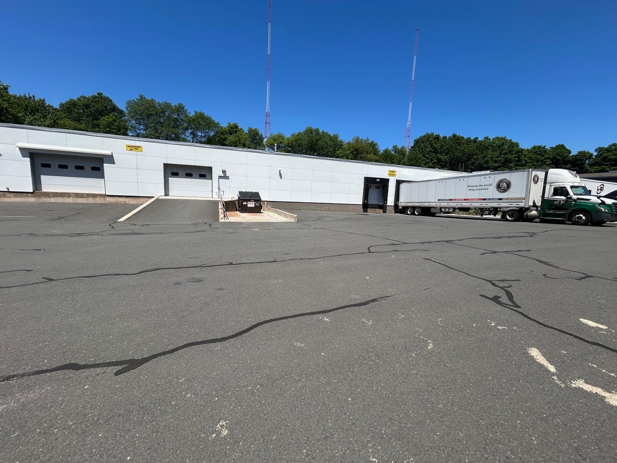 6 Britton Dr, Bloomfield, CT for Rent