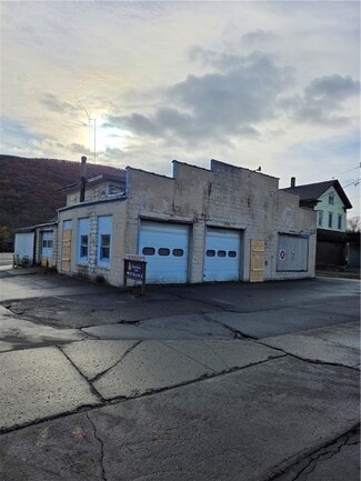 Naples, NY Retail - 142 S Main St