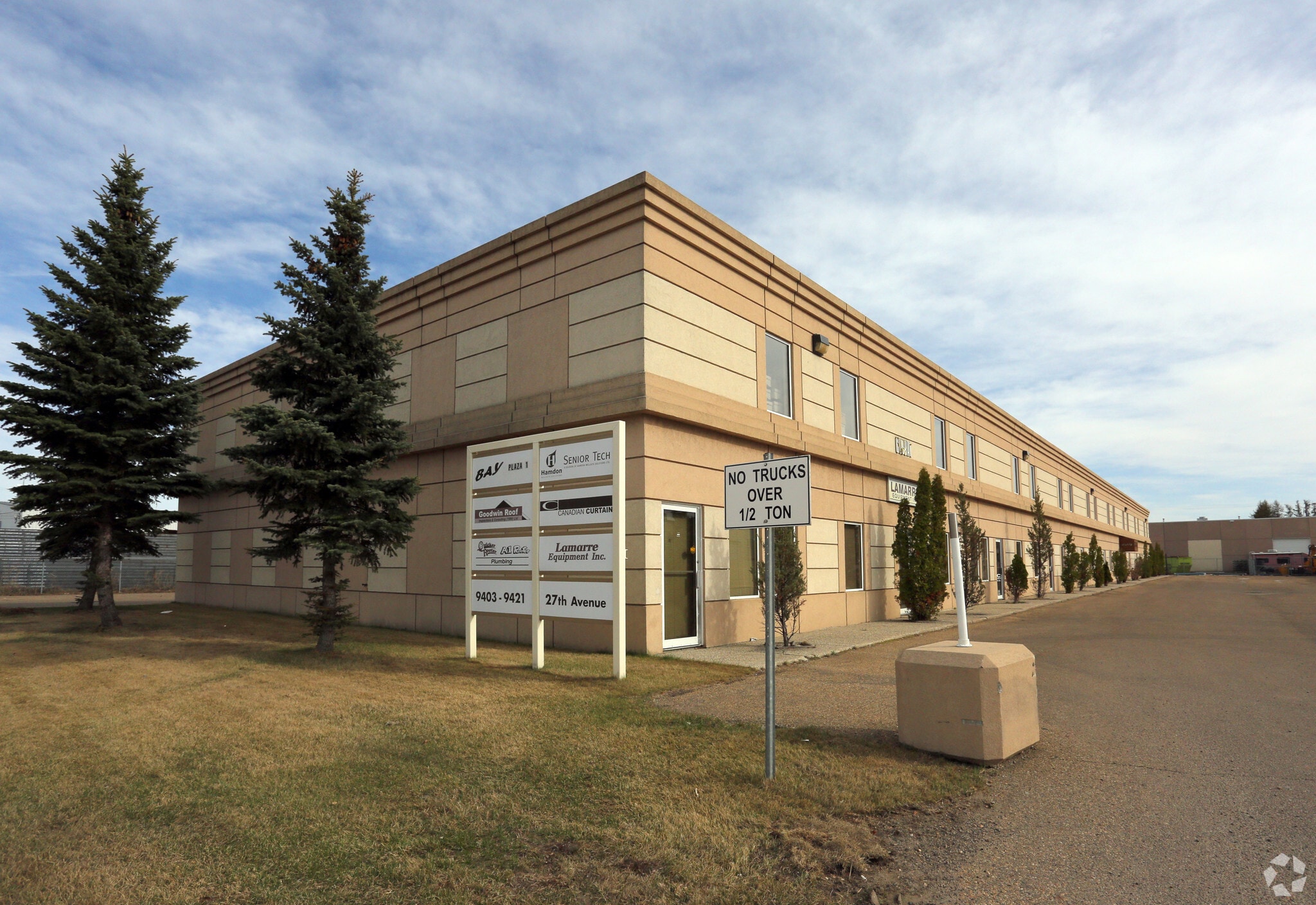 9407 27 Av NW, Edmonton, AB for Rent