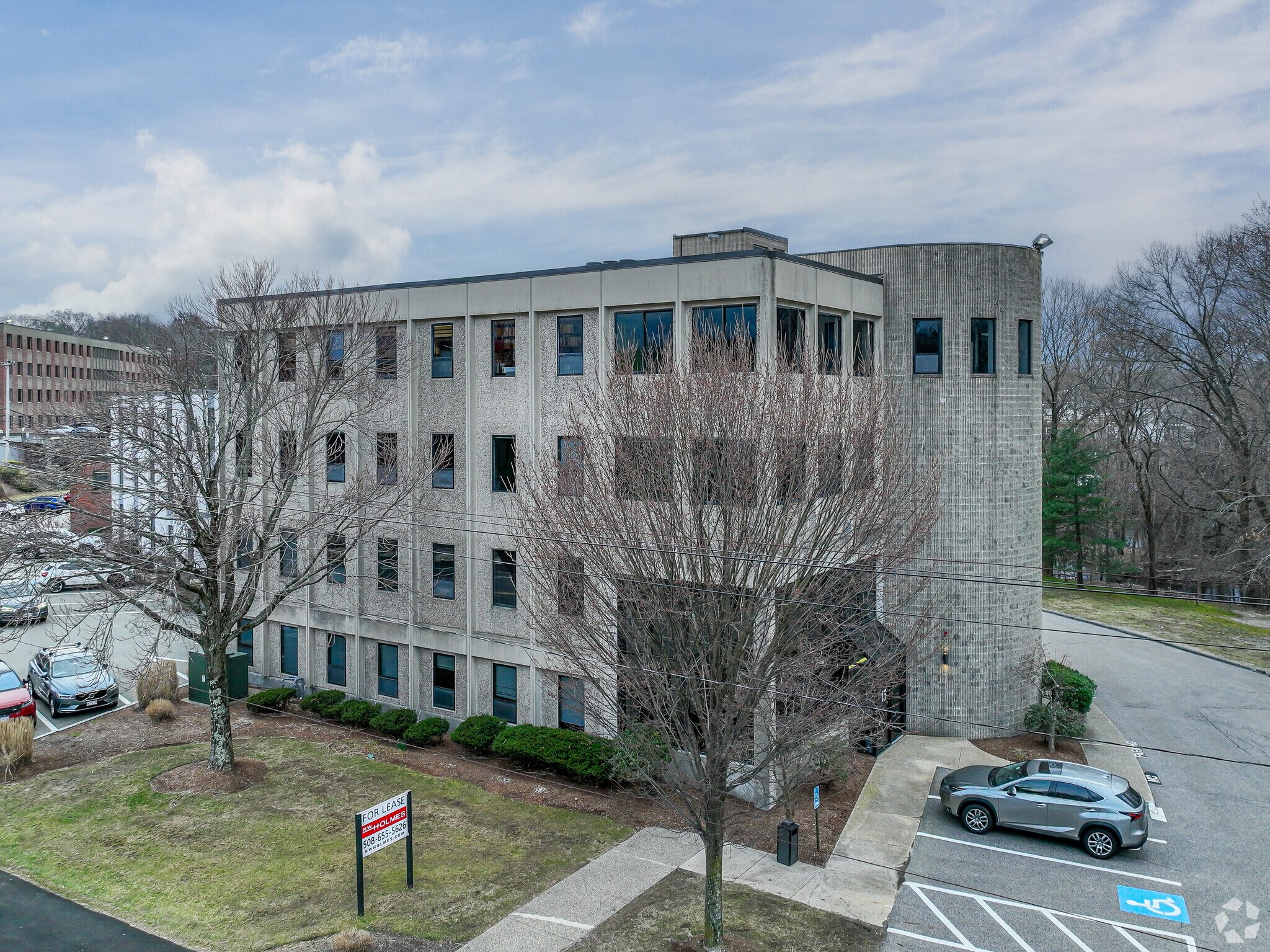 15 Walnut St, Wellesley, MA for Rent