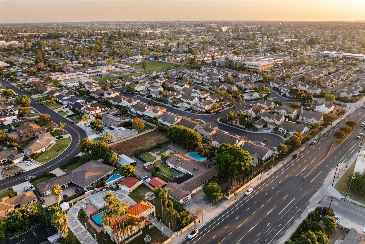 11212 Chapman Ave, Garden Grove, CA for Sale