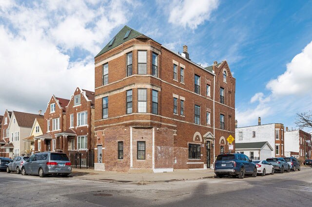 3100 W 39th Pl, Chicago, IL for Sale