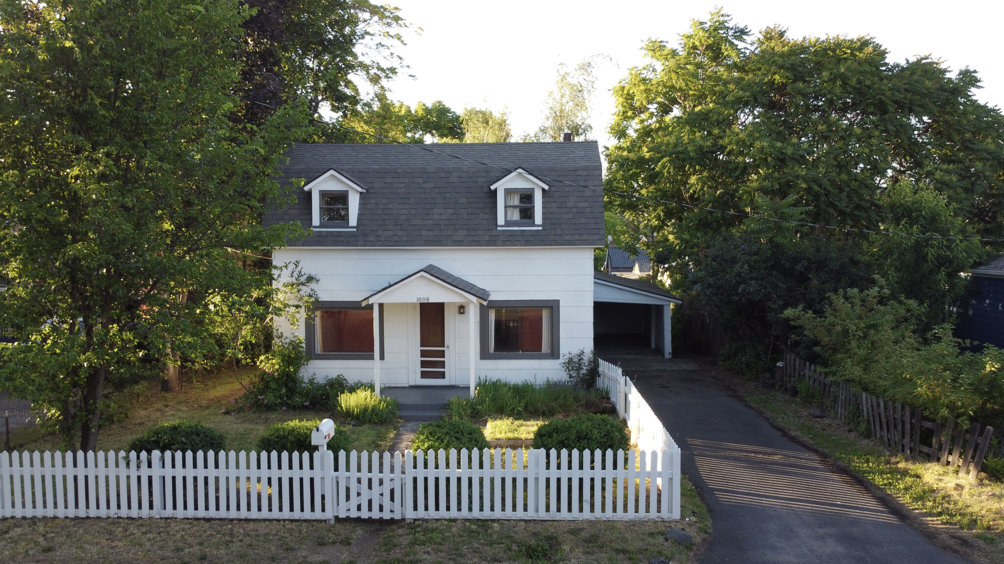 1008 June St, Hood River, OR for Sale