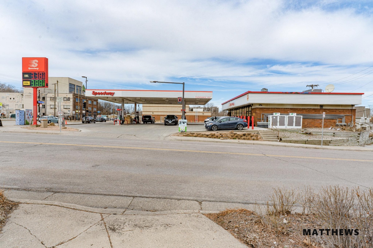 3357 SE University Ave, Minneapolis, MN for Sale