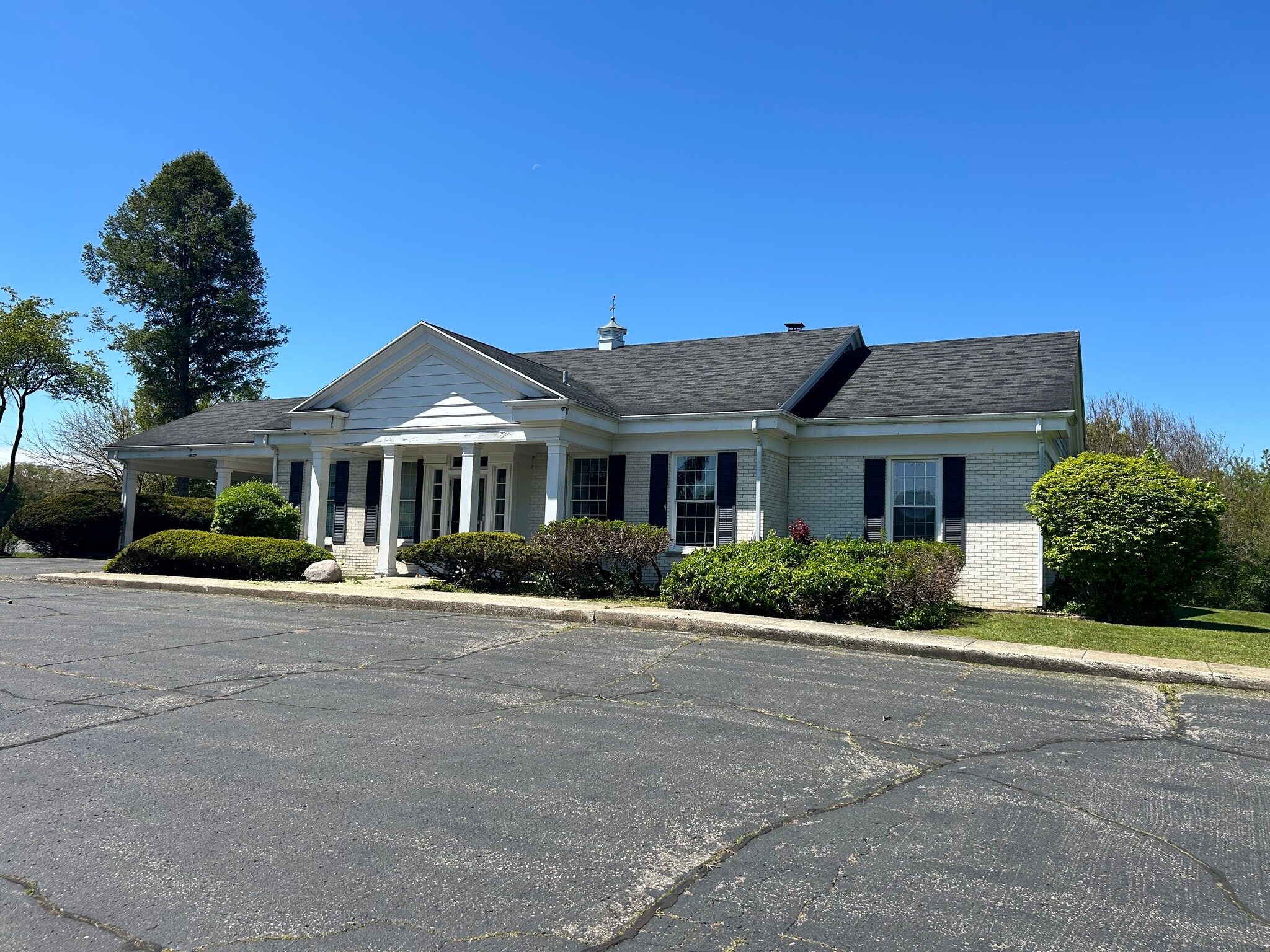 8275 N 32nd St, Richland, MI for Sale