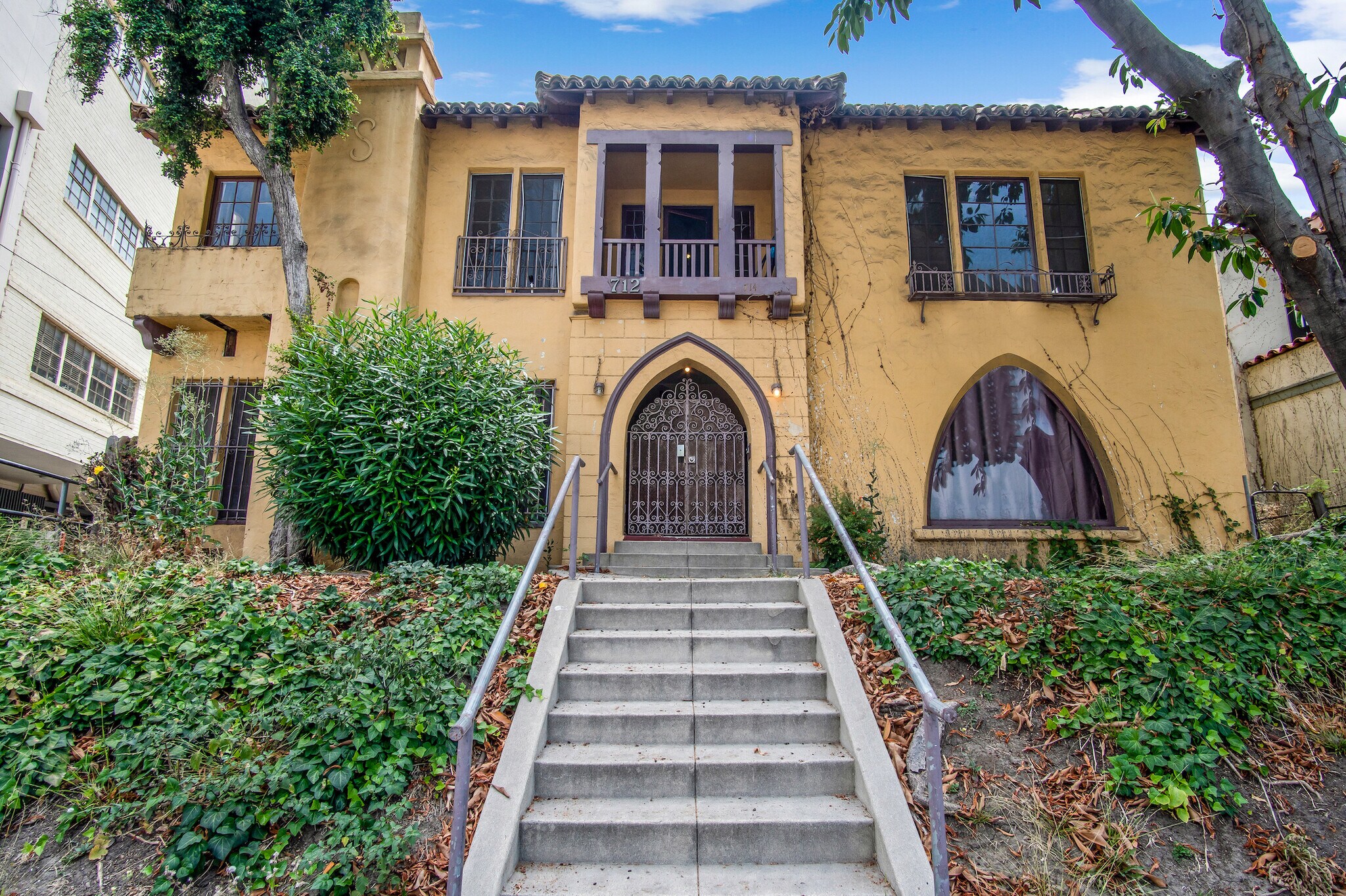 712 S Stanley Ave Los Angeles, CA 90036 MultiFamily Property for