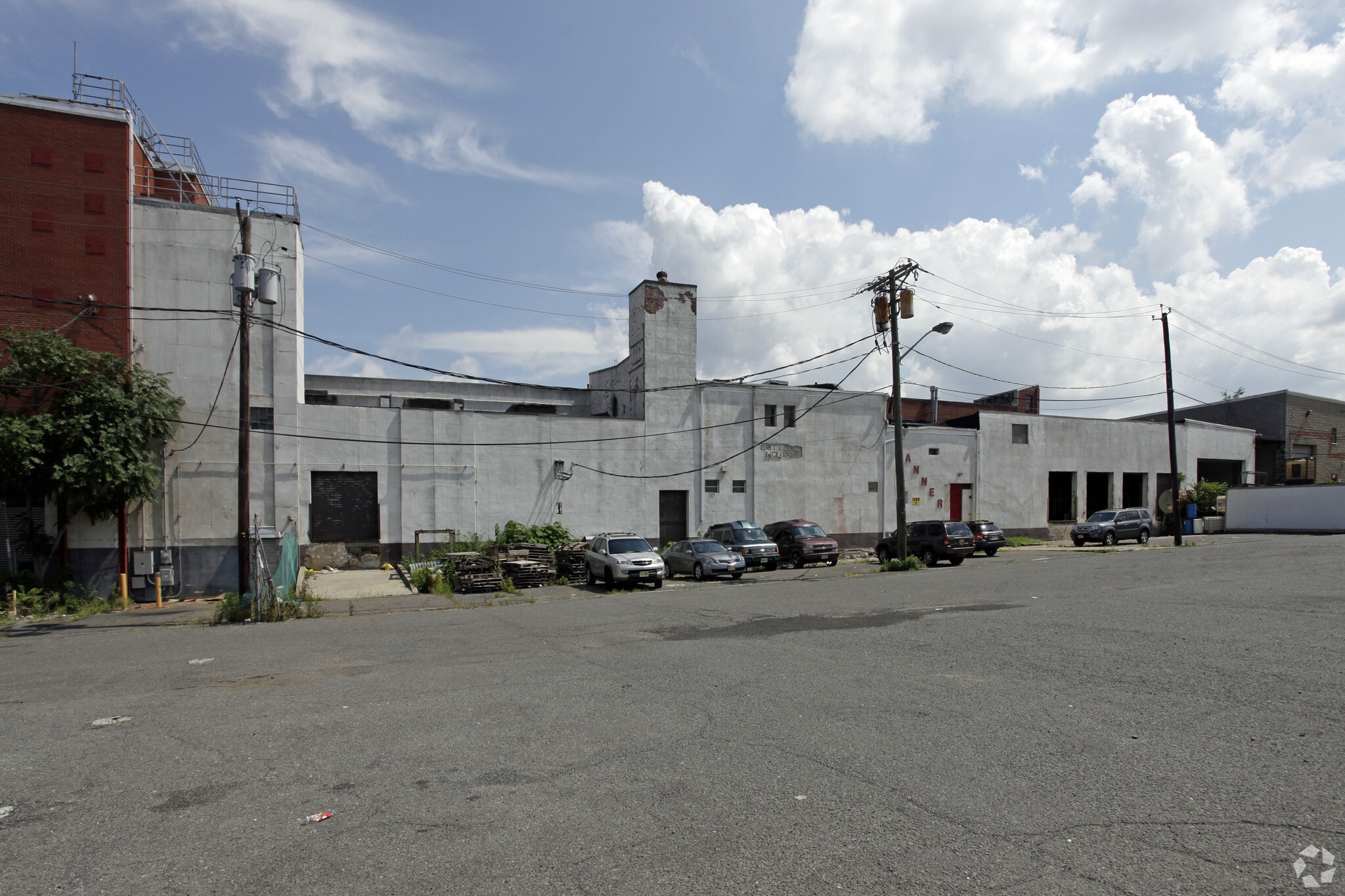95 Freeway Dr W, Orange, NJ for Rent