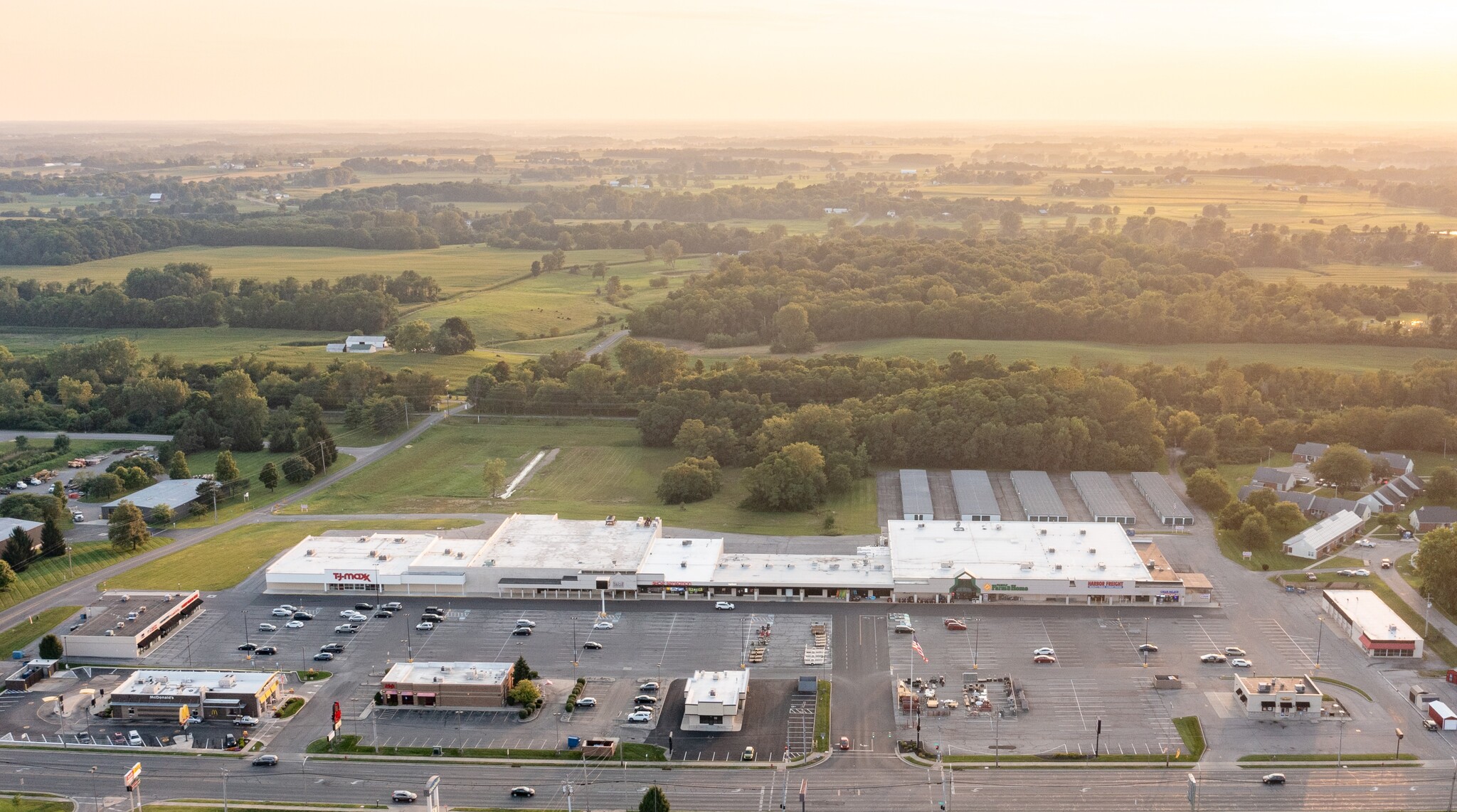 1706-1804 S Main St, Bellefontaine, OH for Rent