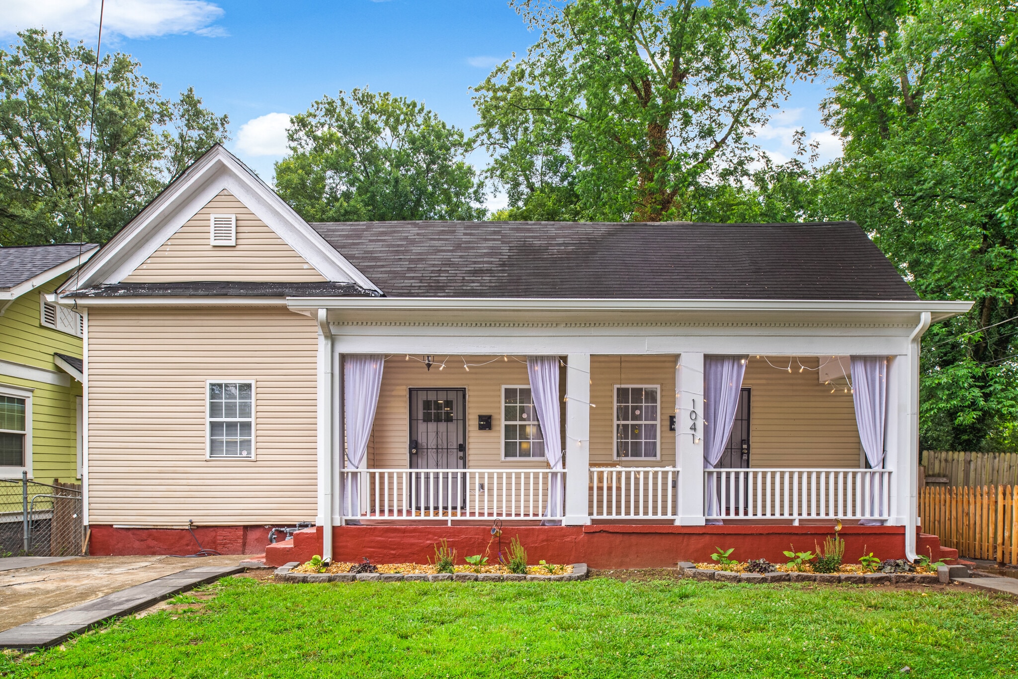 1041 Lawton Ave SW, Atlanta, GA for Sale
