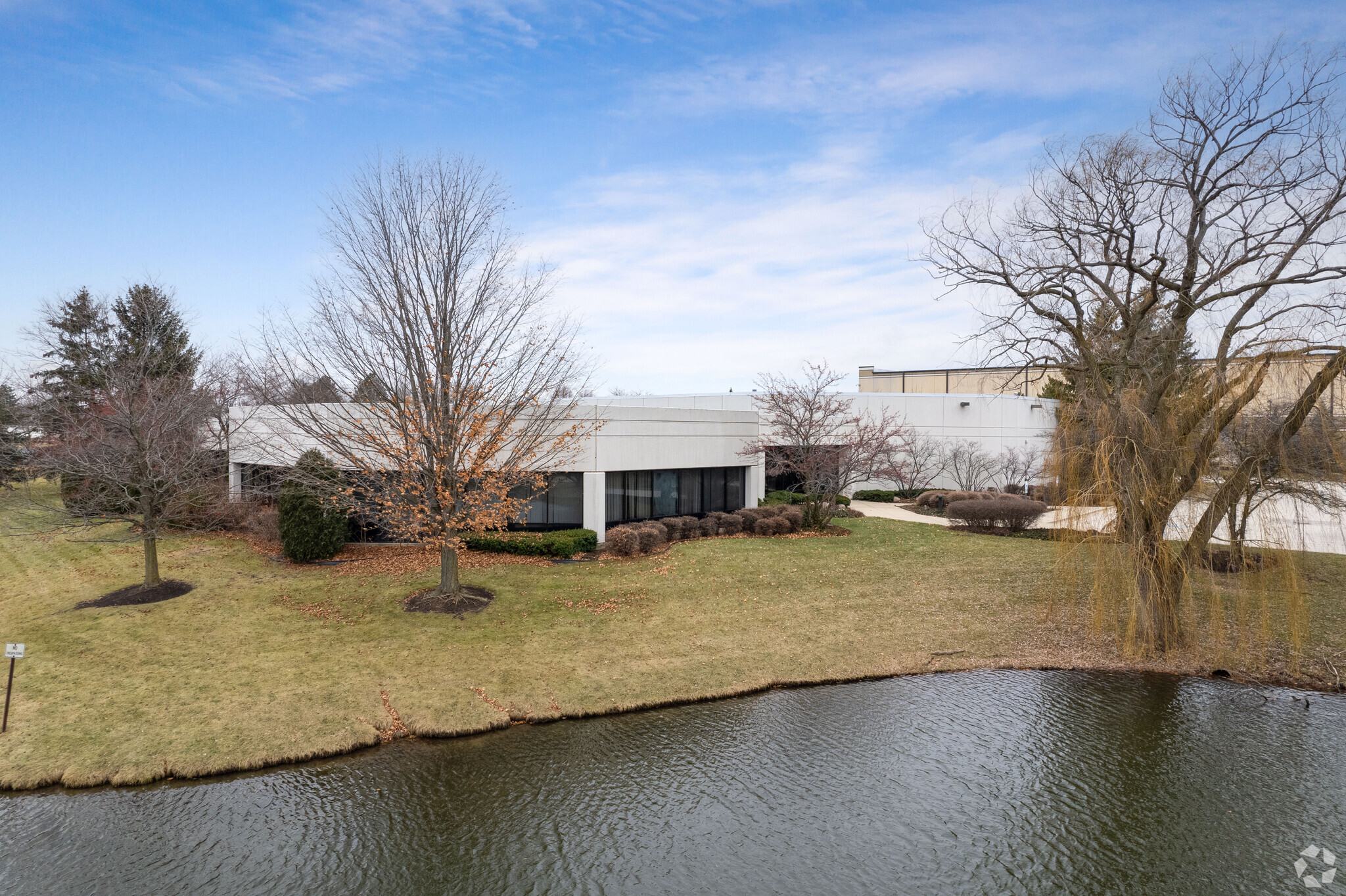 555 Corporate Woods Pky, Vernon Hills, IL for Sale