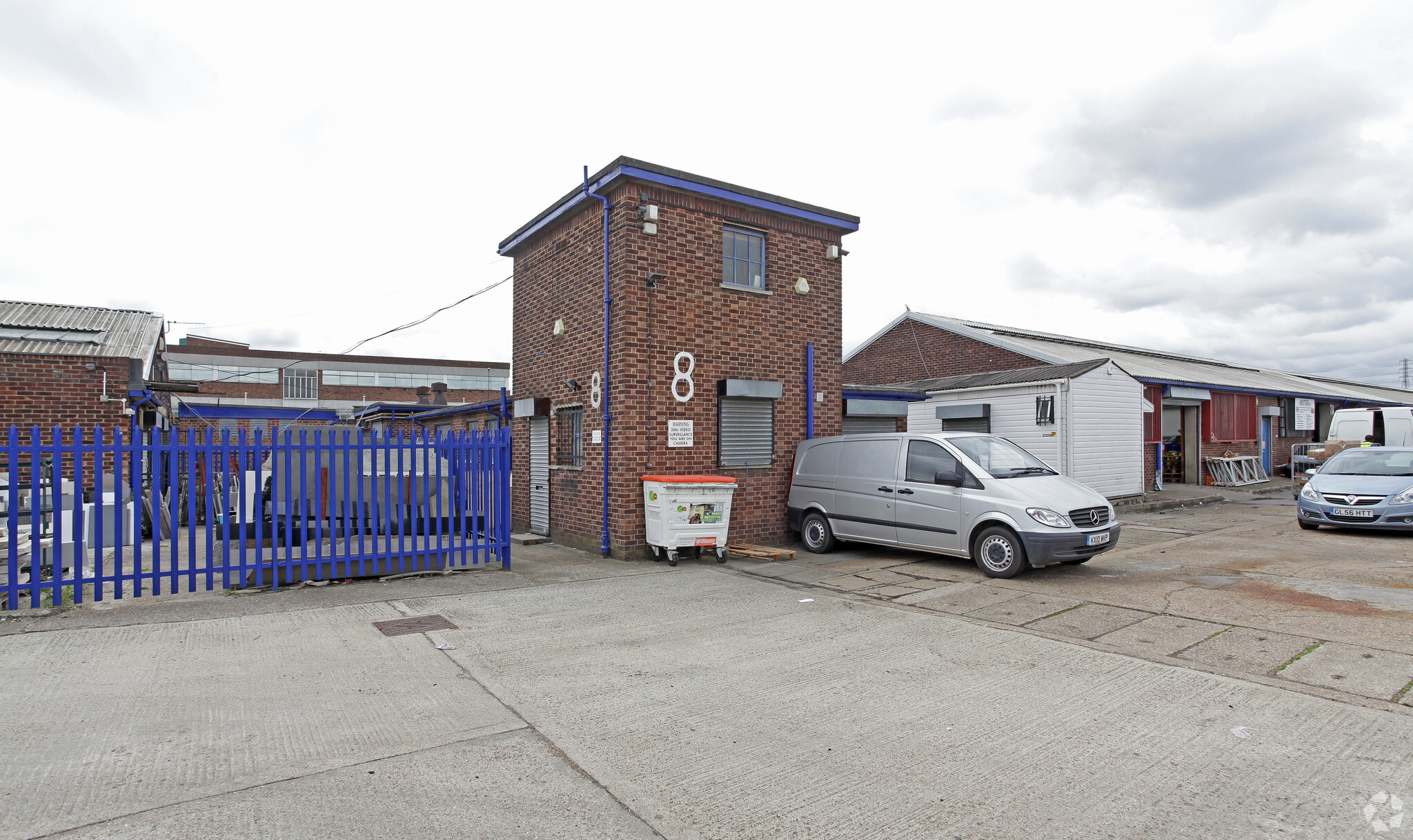 25 Thames Rd, Barking, LND for Rent