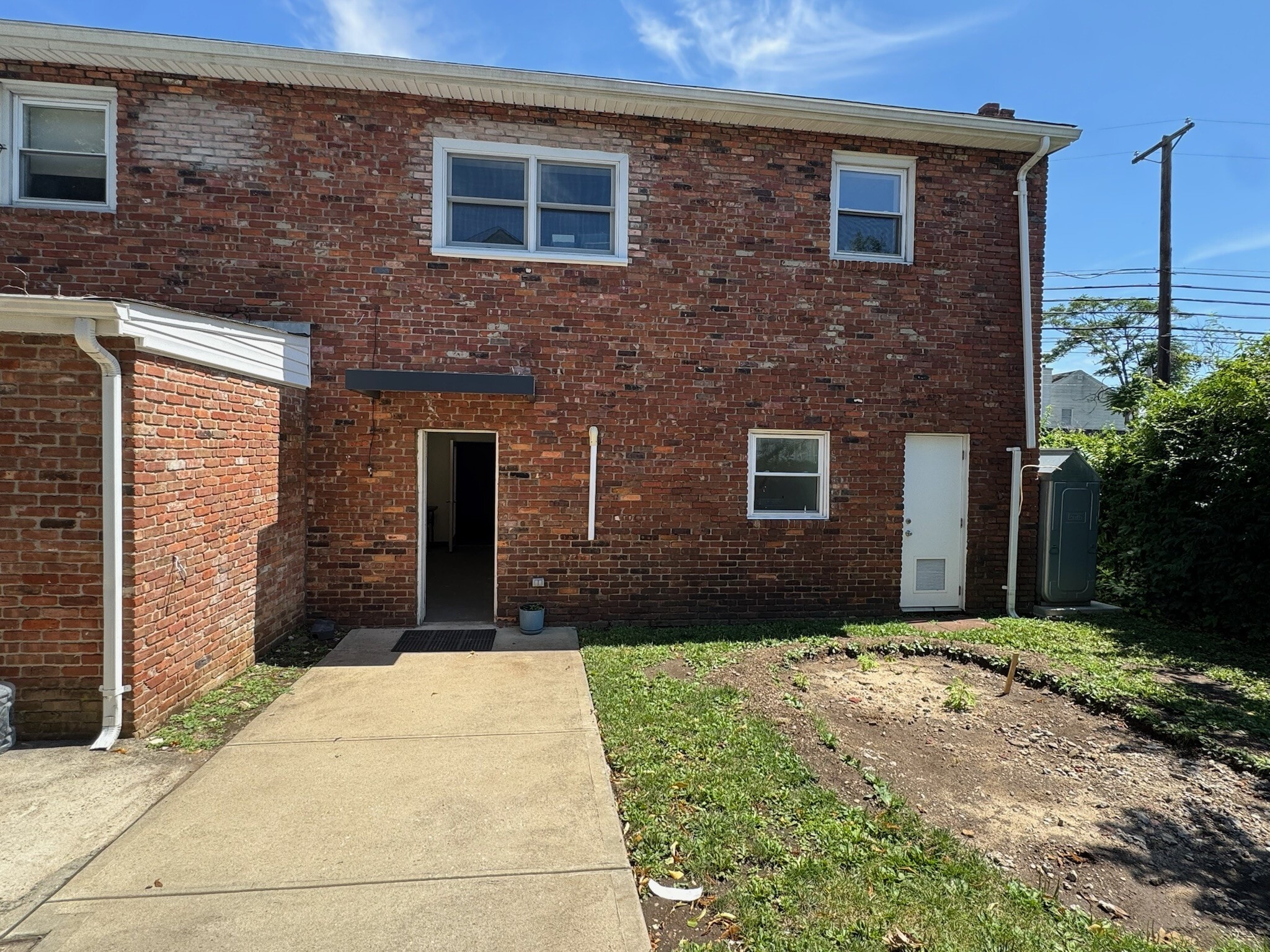 244 Maple Pl, Mineola, NY for Rent