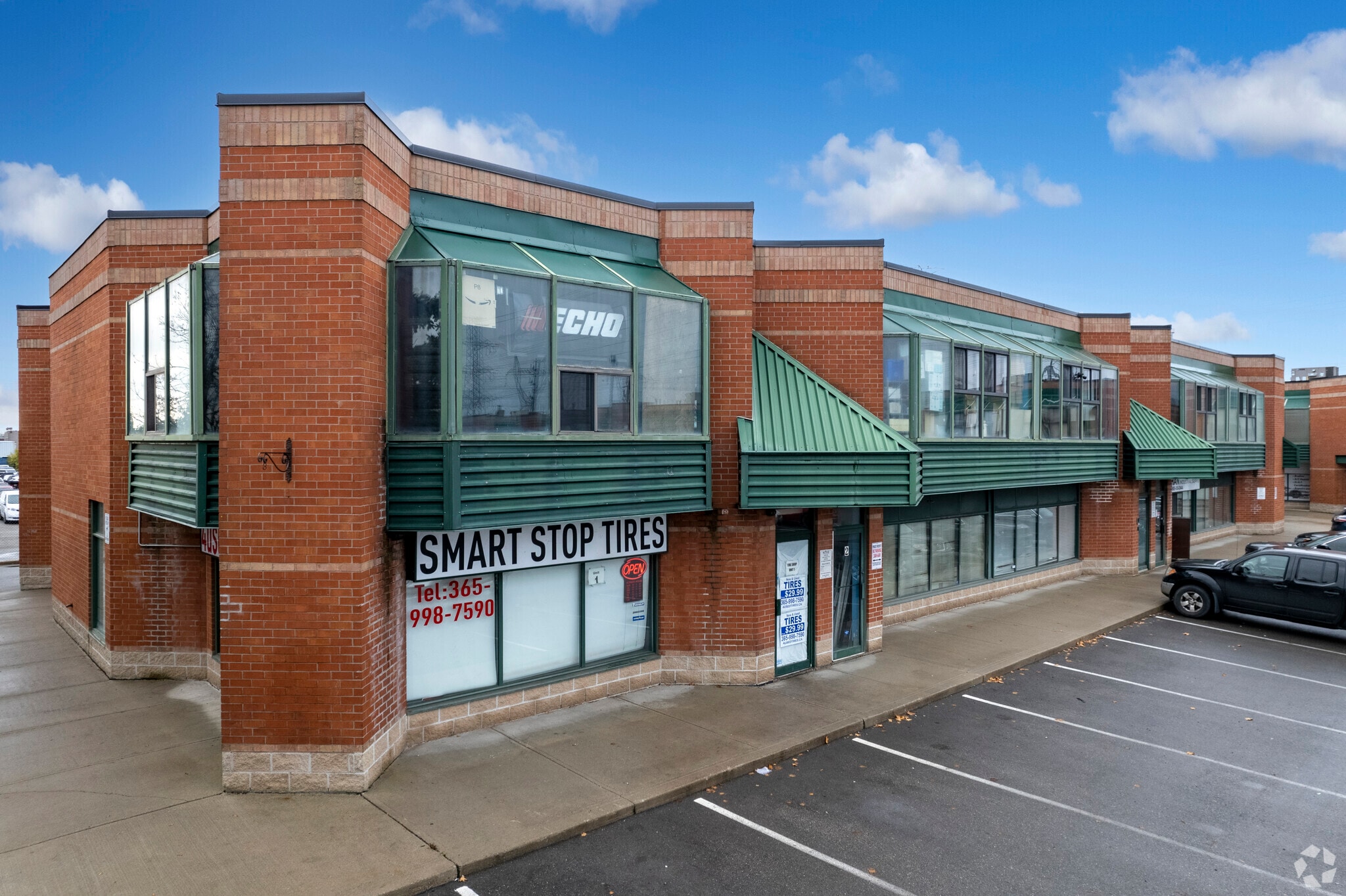 140 Regina Rd, Vaughan, ON for Rent