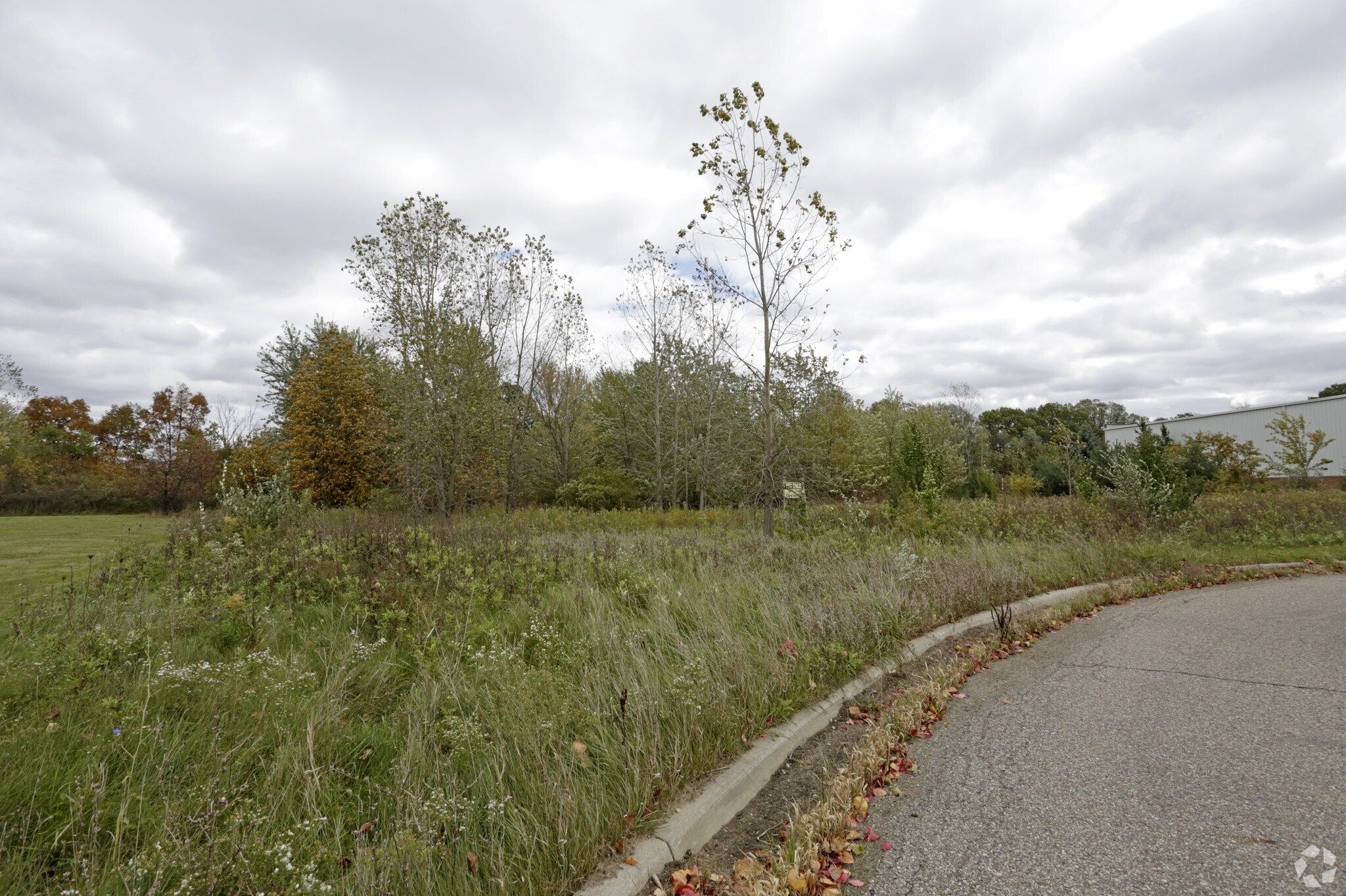 3225 Tri-park Dr, Grand Blanc, MI for Sale