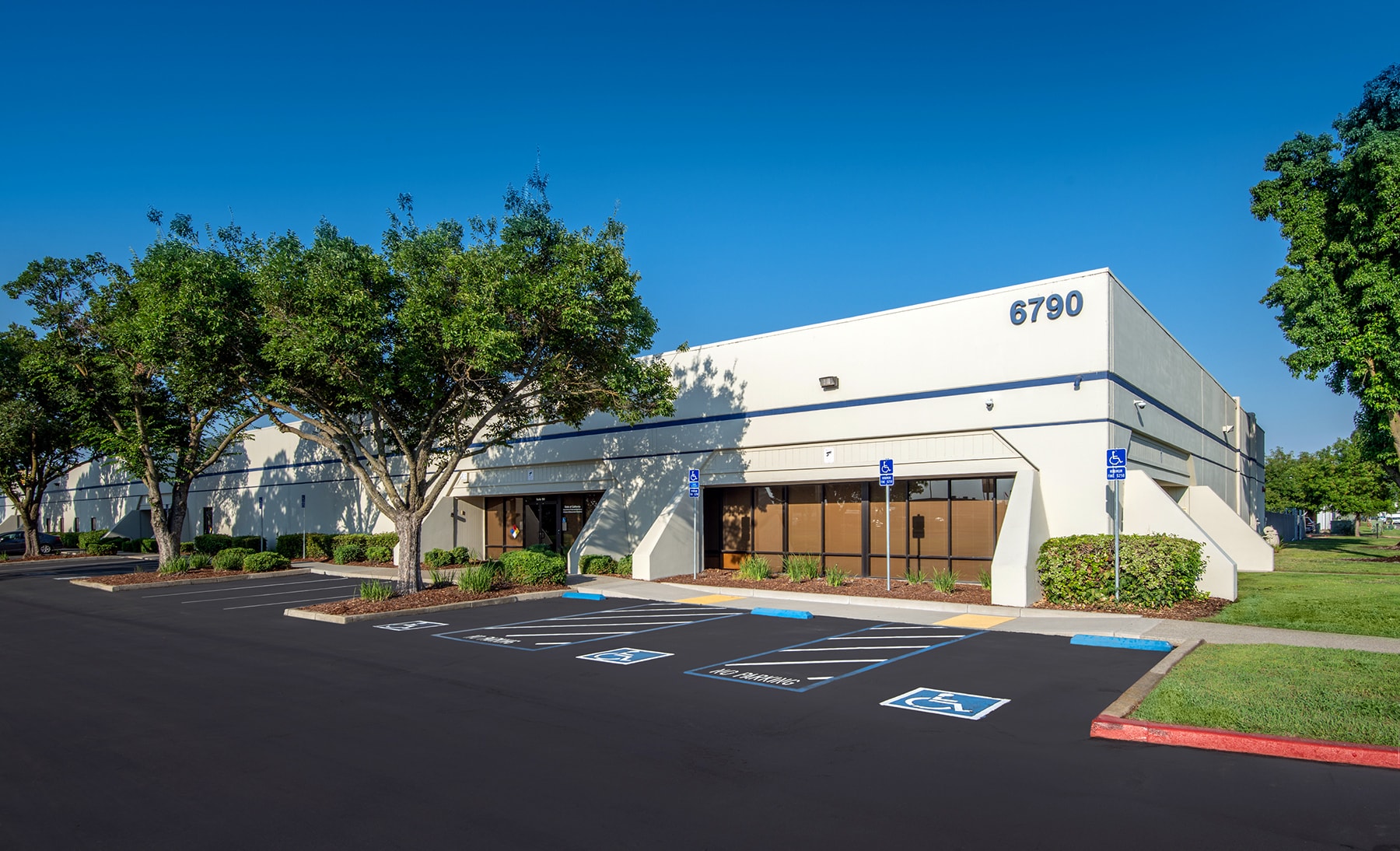 6790 Florin Perkins Rd, Sacramento, CA for Rent
