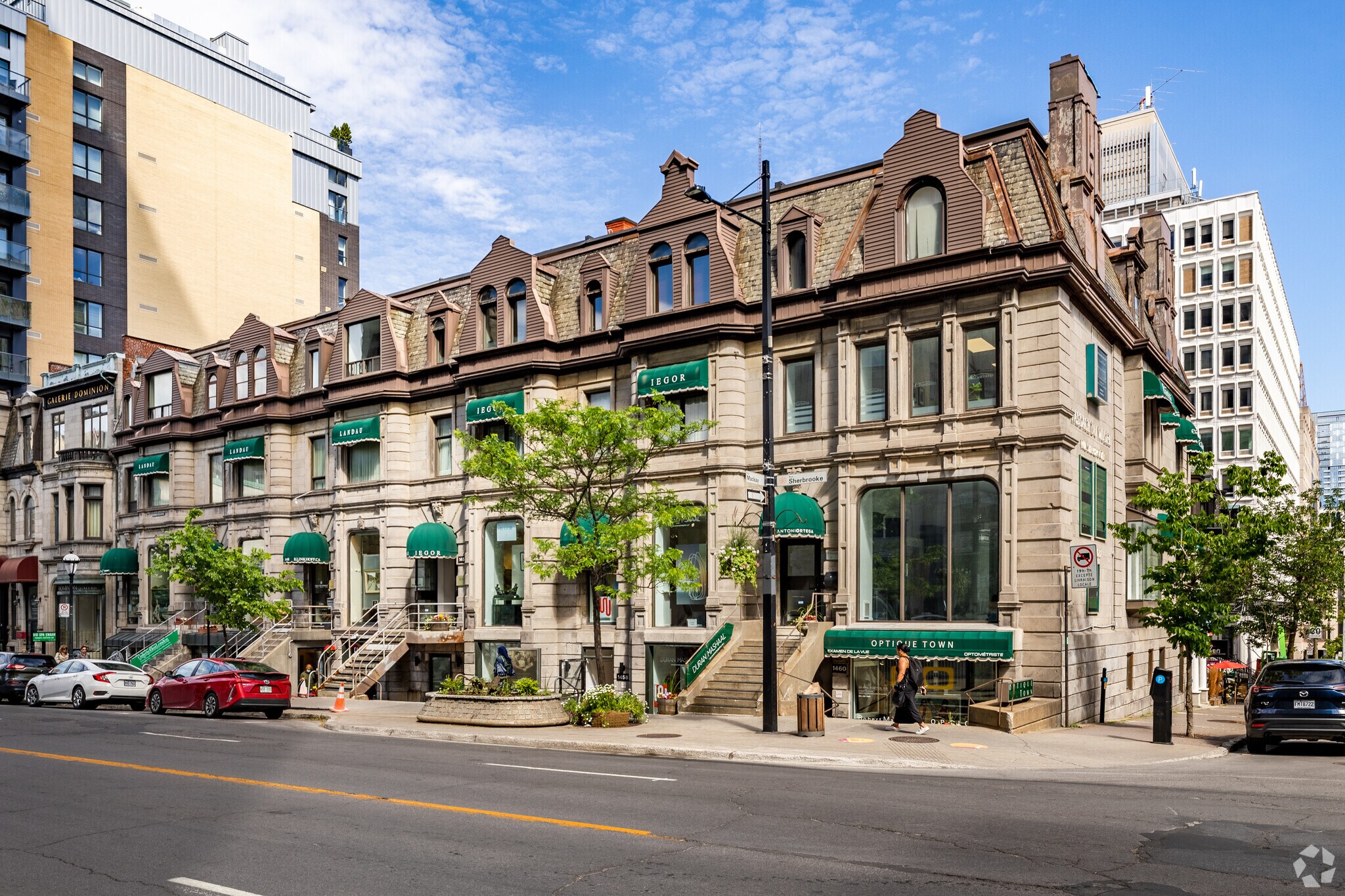 1448-1458 Sherbrooke Rue O, Montréal, QC for Rent