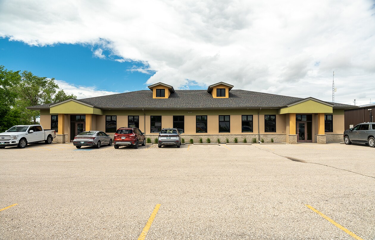 211 2nd Av N, Stonewall, MB for Sale