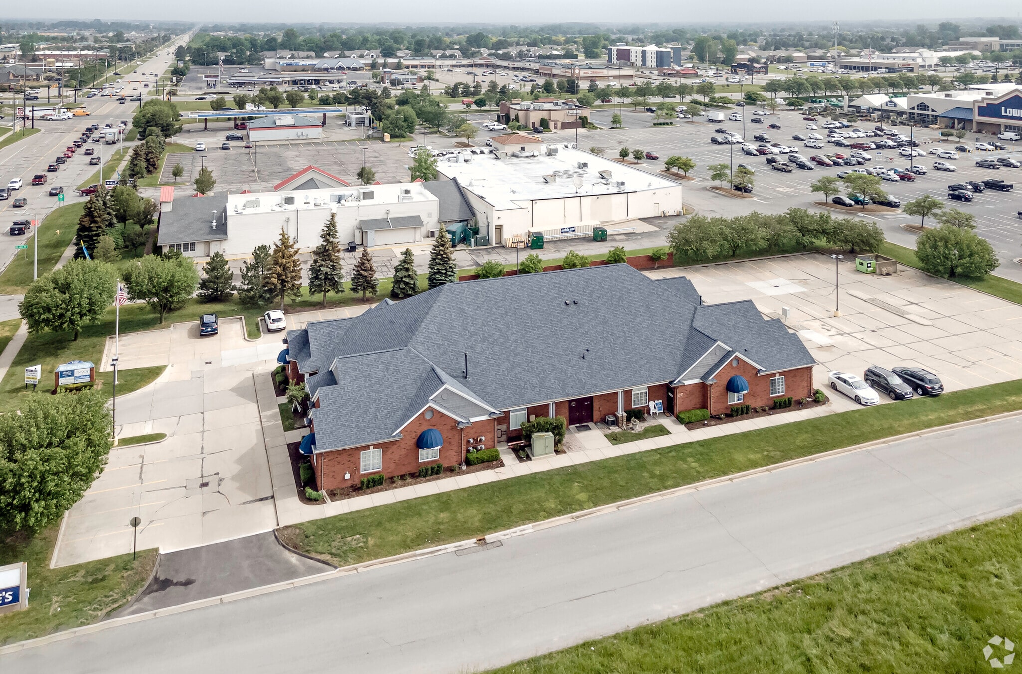 44720 Hayes Rd, Clinton Township, MI for Sale