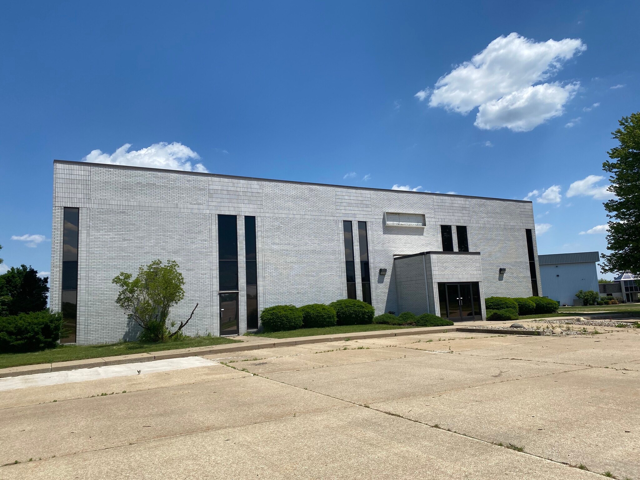 1318 S Johanson Rd, Bartonville, IL for Rent
