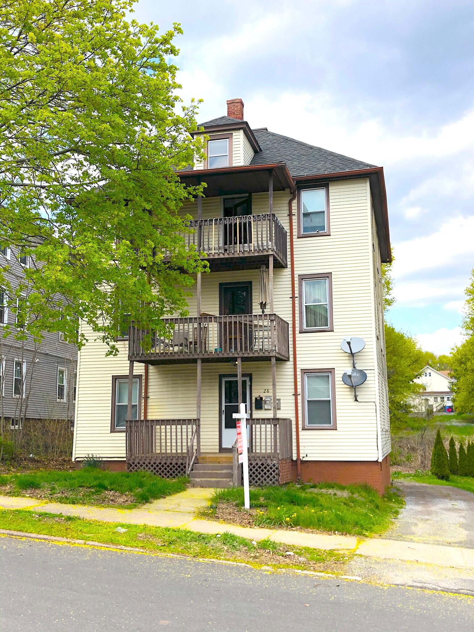 28 Henry St New Britain, CT 06051 MultiFamily Property for Sale on
