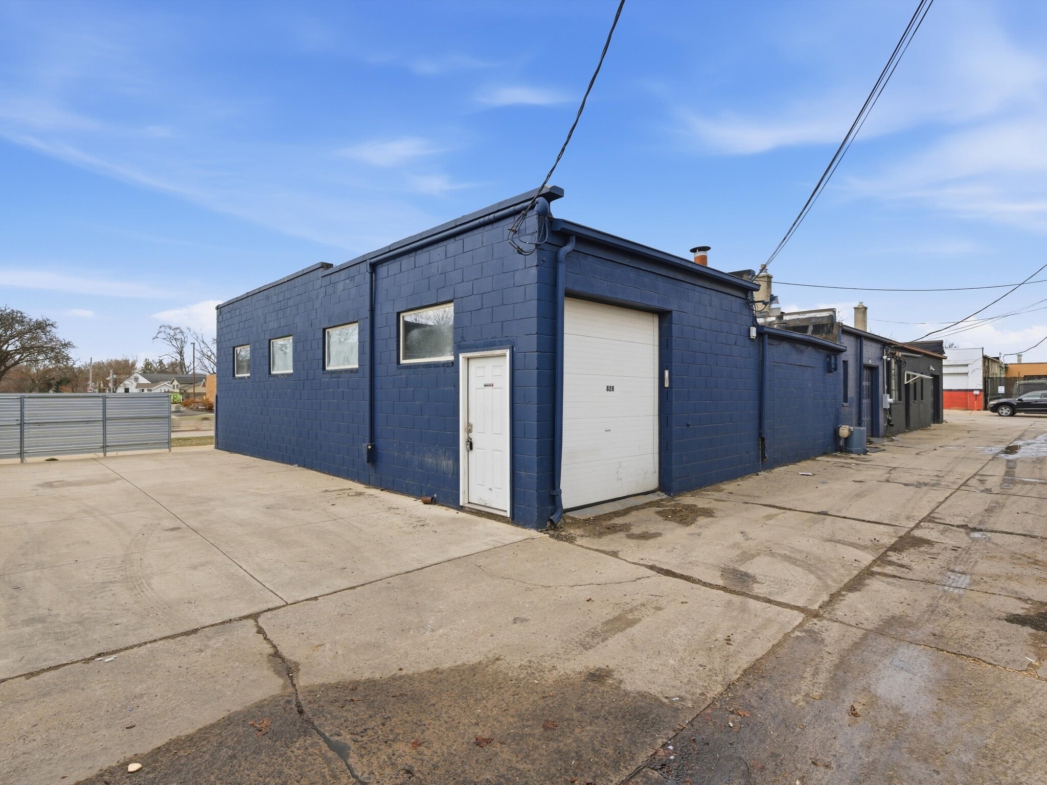 828 W 14 Mile Rd, Clawson, MI for Rent