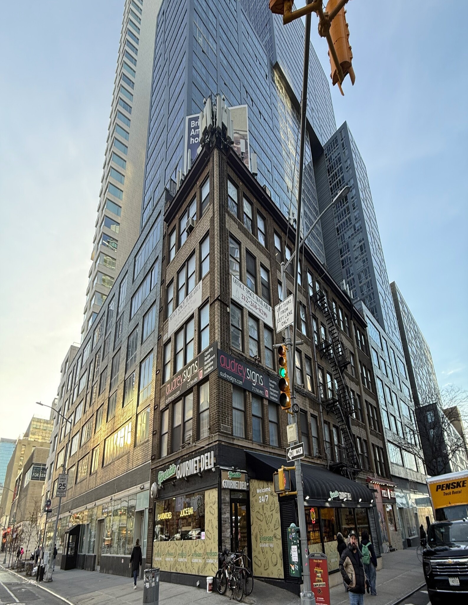 600 W 57th St, New York, NY for Rent