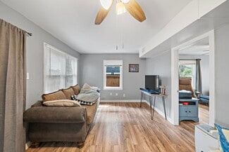 Galveston, TX Apartments - 609 Sealy St