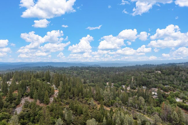 935 Robin Ct, Placerville, CA for Sale