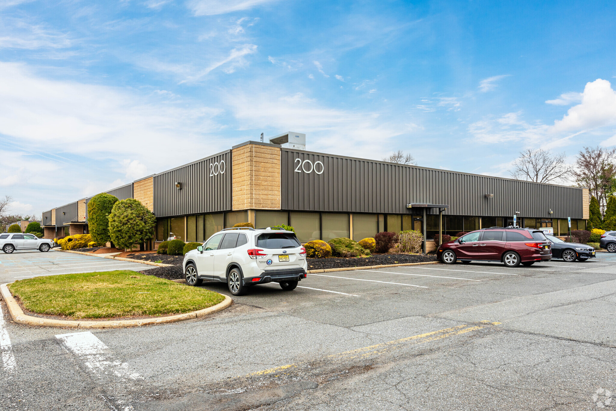 200 Corporate Ct, South Plainfield, NJ for Rent