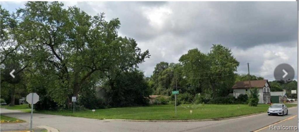 9999 Cooley Lake Rd, West Bloomfield, MI for Sale