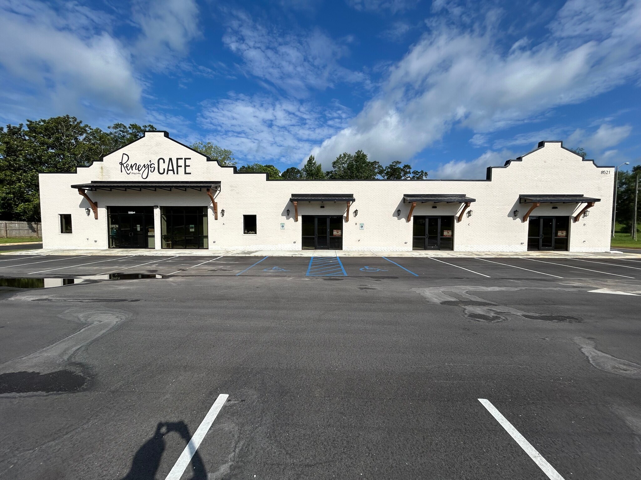 8521 Grelot Rd, Mobile, AL for Rent