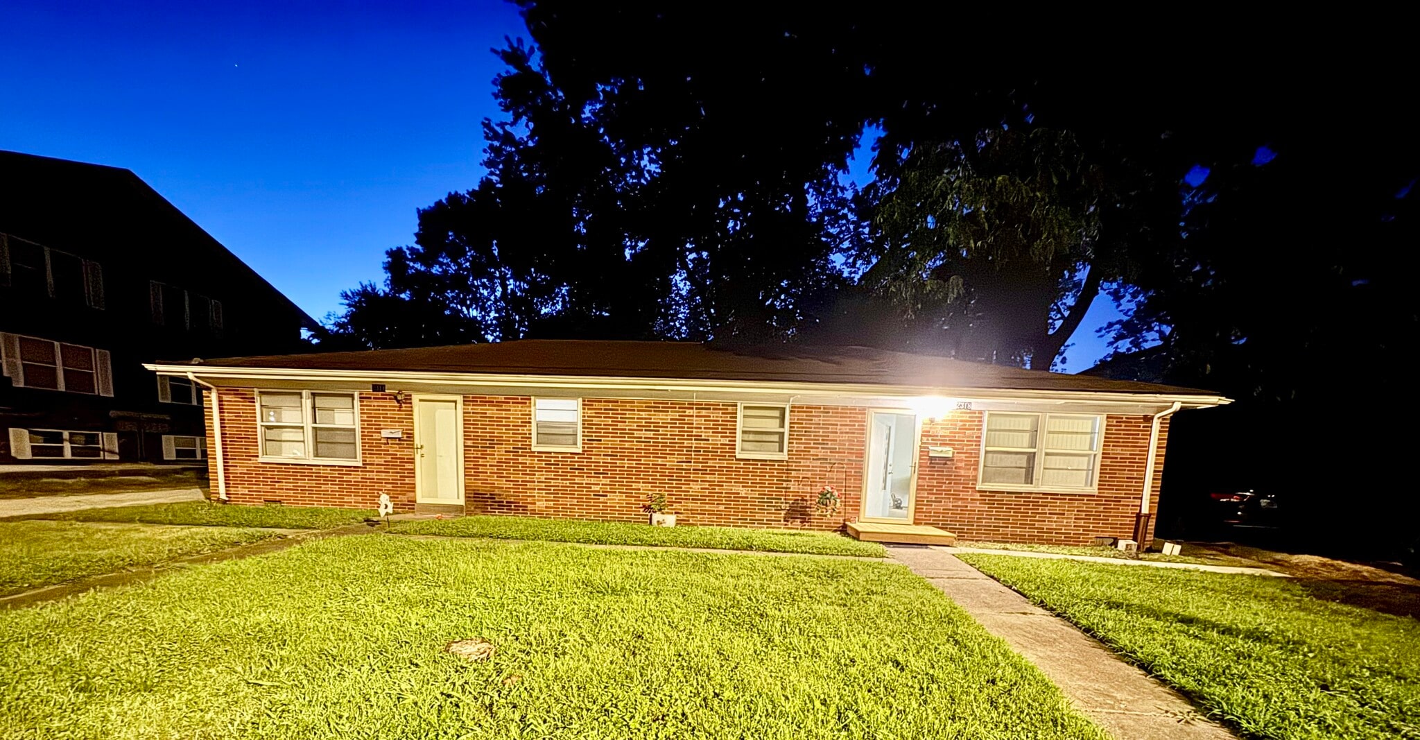 2314 Frank Scott Pky W, Belleville, IL for Sale