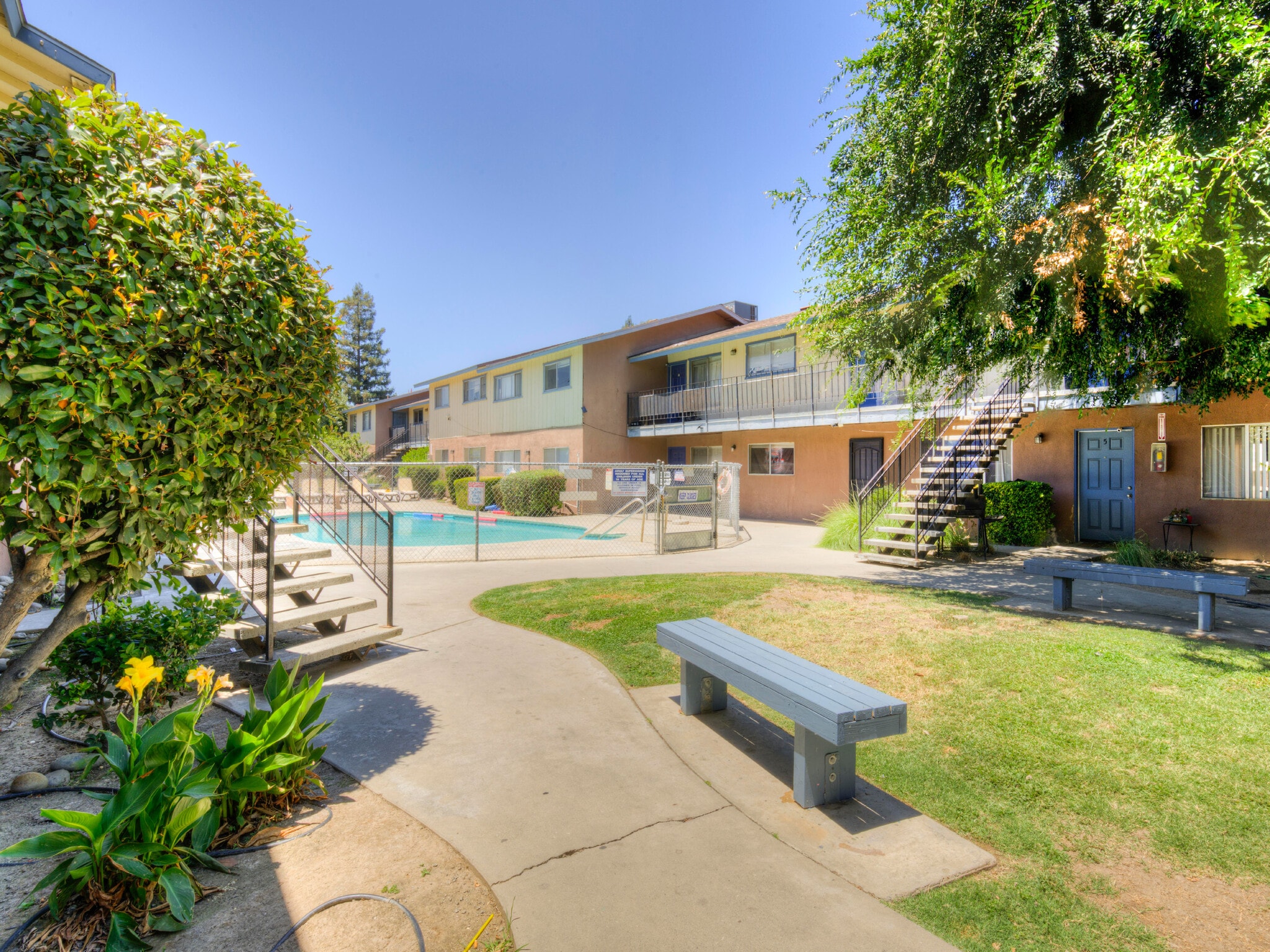 615 S Demaree St, Visalia, CA for Sale