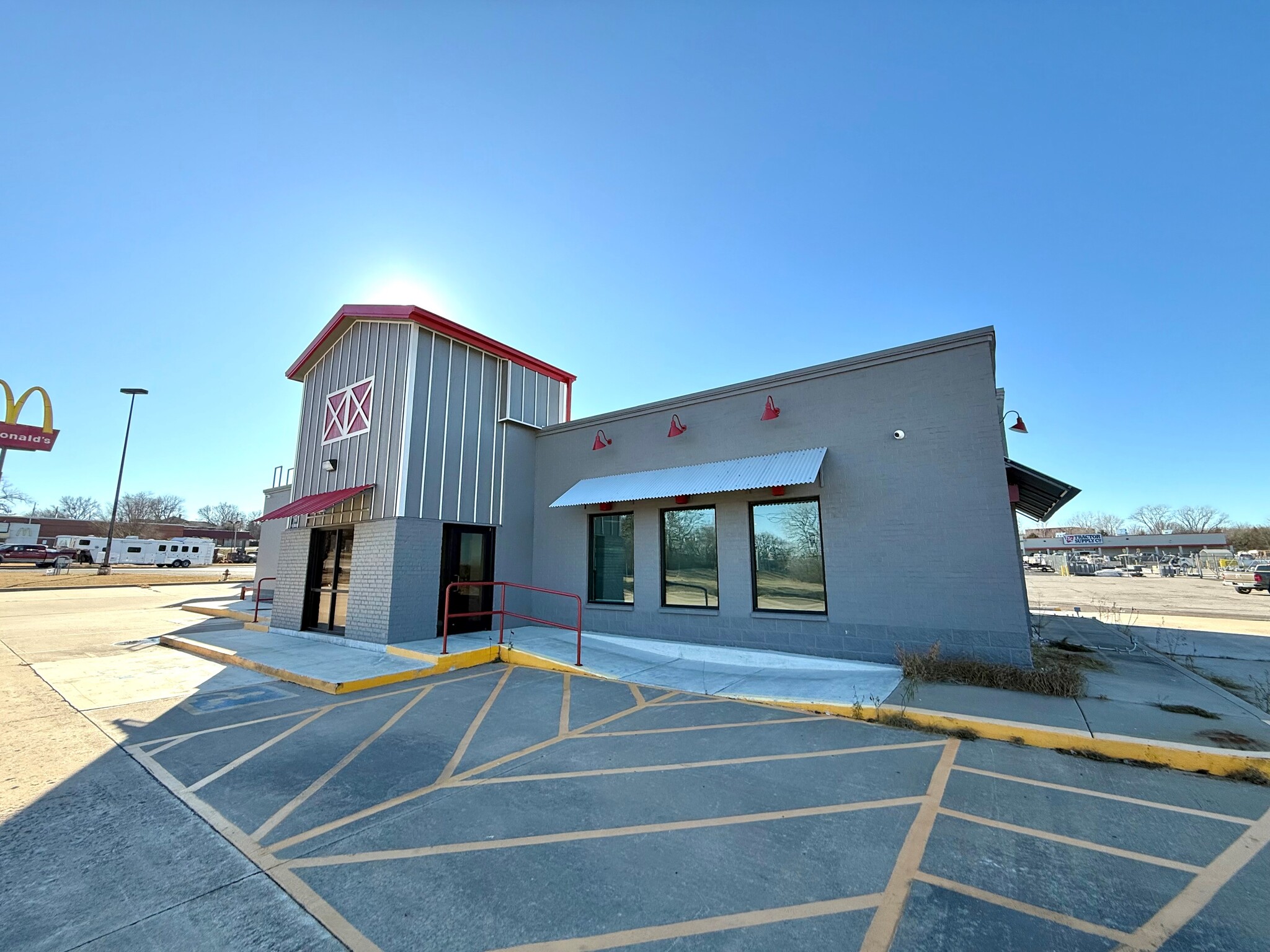 710 N Main St, Bristow, OK for Sale