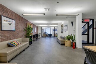 Montréal, QC Office/Medical - 525 Rue Sherbrooke E