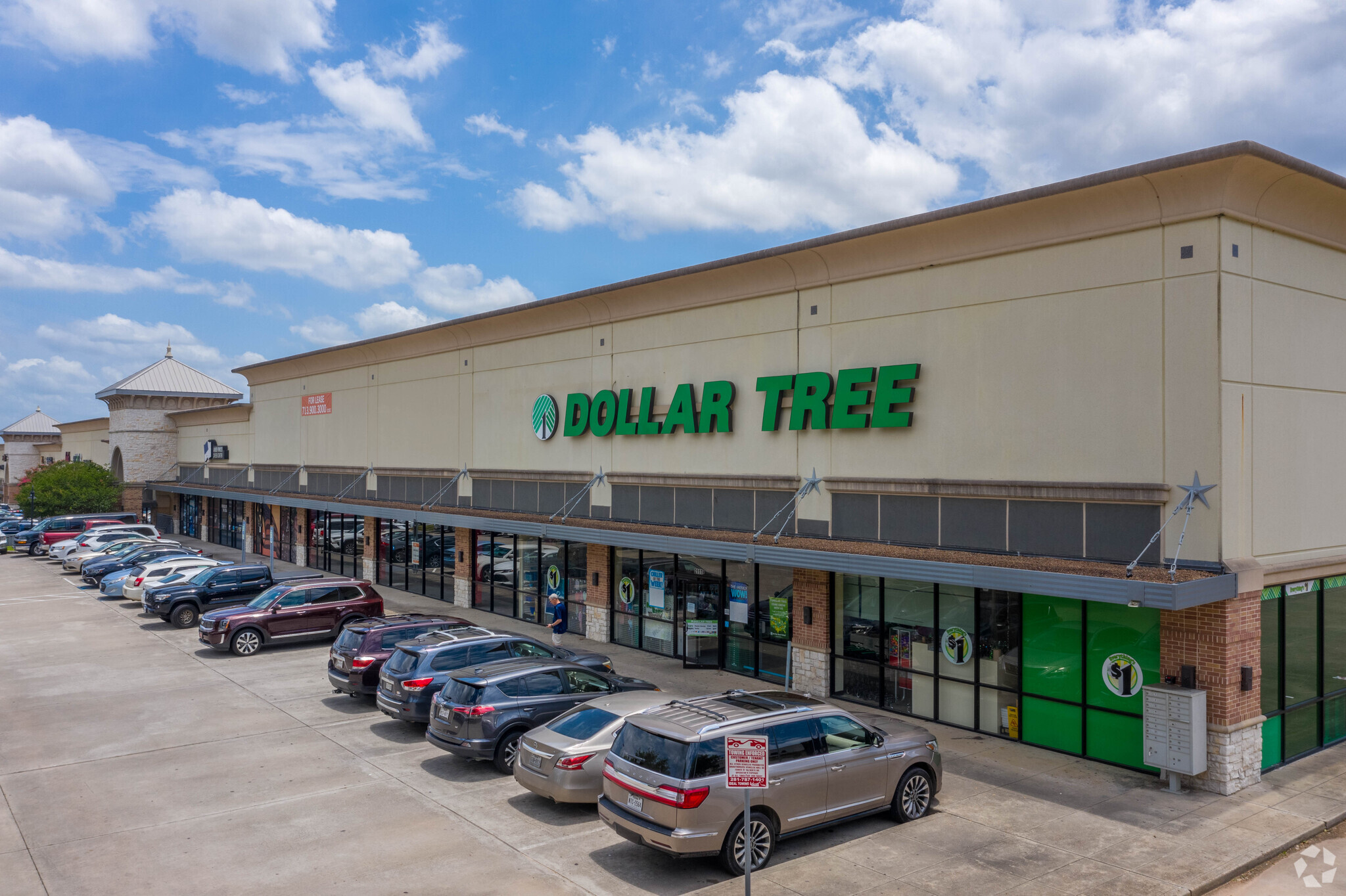 2105-2129 W Davis St, Conroe, TX for Rent