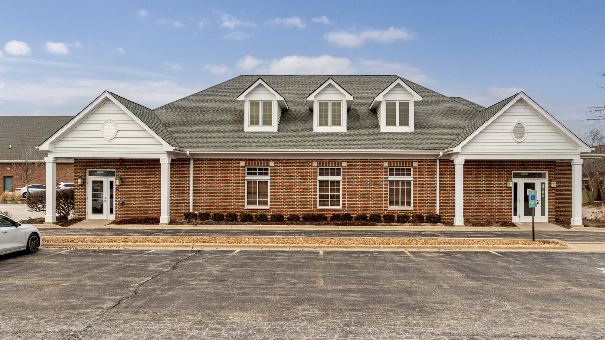 1303 Macom Dr, Naperville, IL for Sale