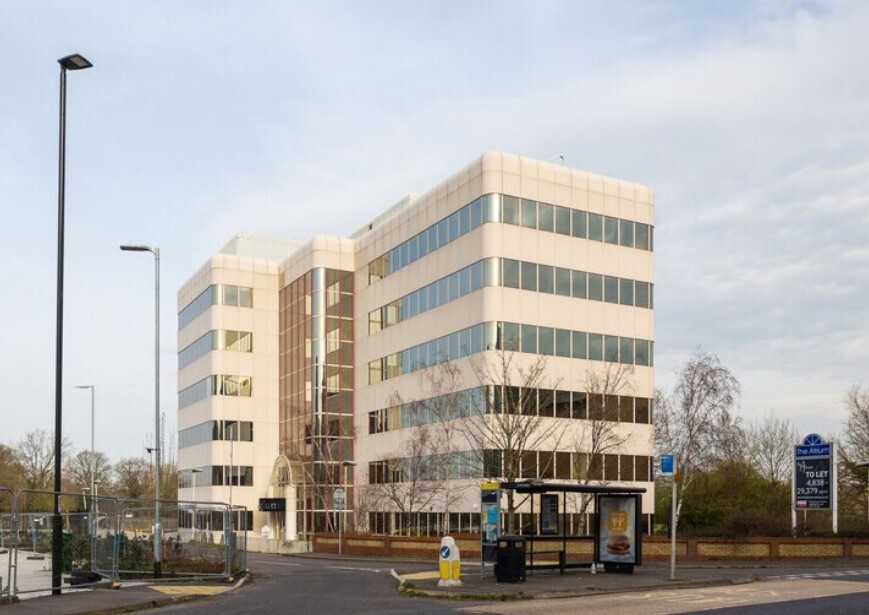 London Rd, Crawley, WSX for Sale