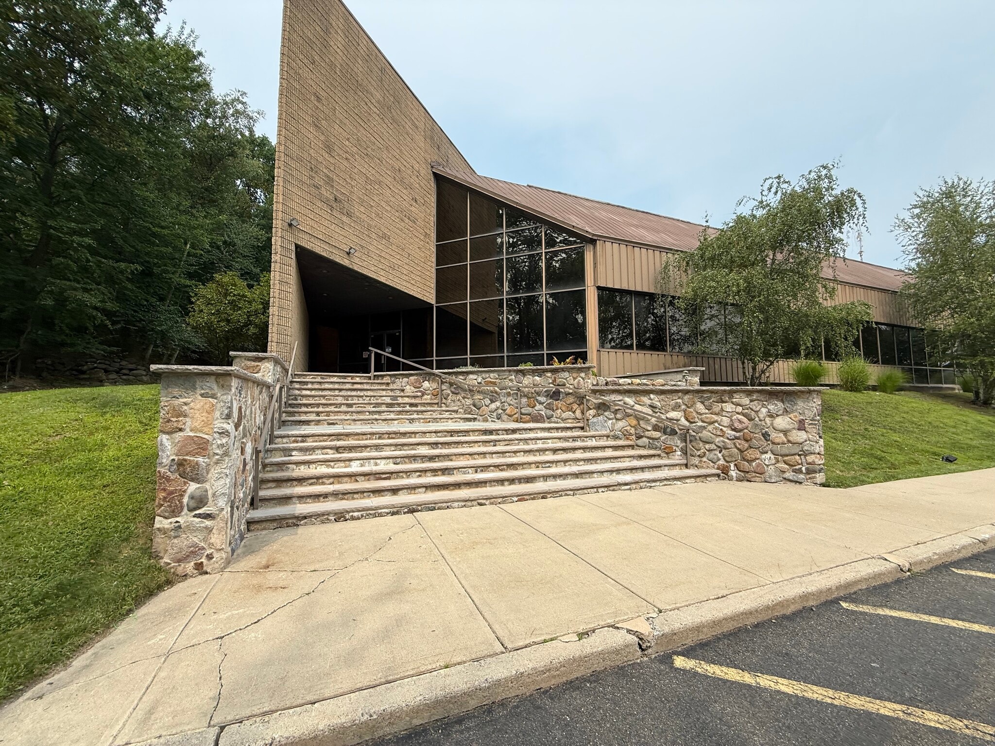 500 Corporate Dr, Mahwah, NJ for Sale