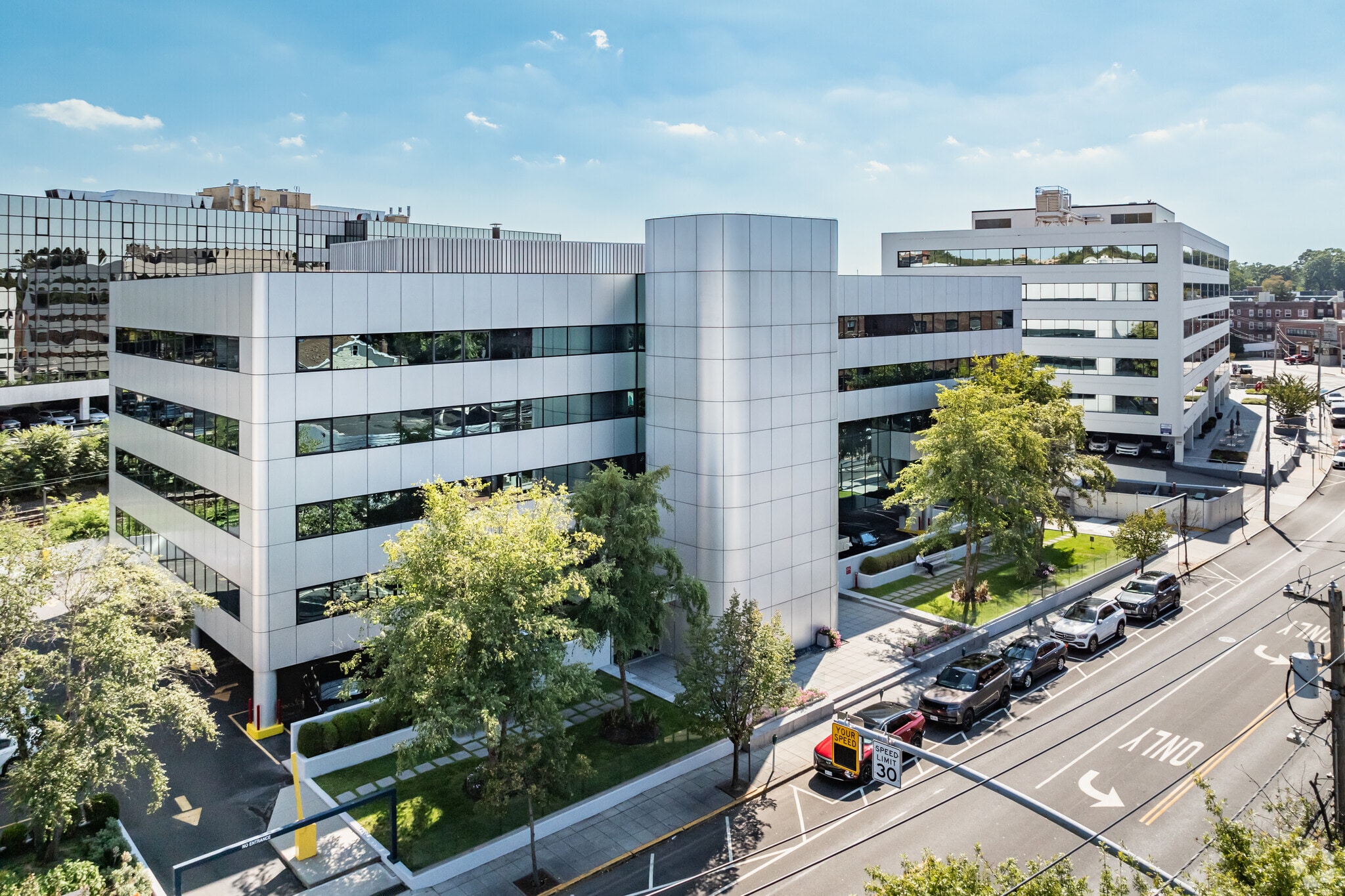 40 Cutter Mill Rd, Great Neck, NY for Rent