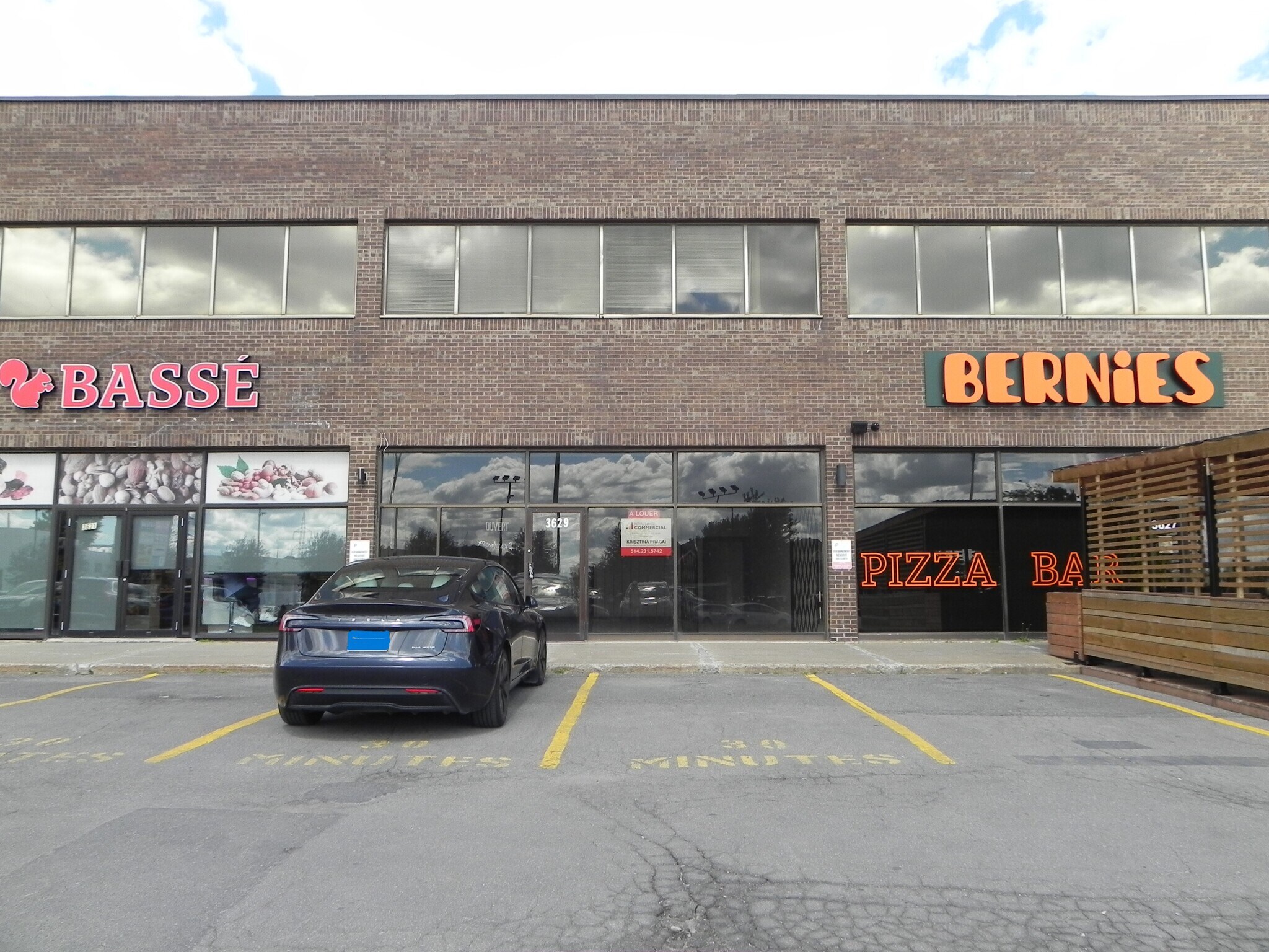 3627-3645 Boul Des Sources, Dollard-des-Ormeaux, QC for Rent
