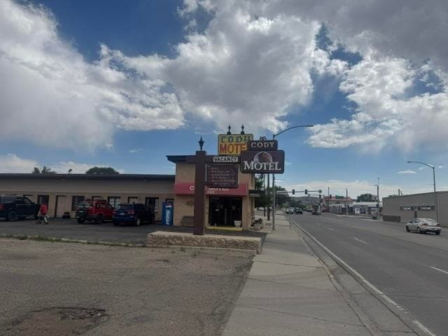 75 Center St, Rock Springs, WY for Sale
