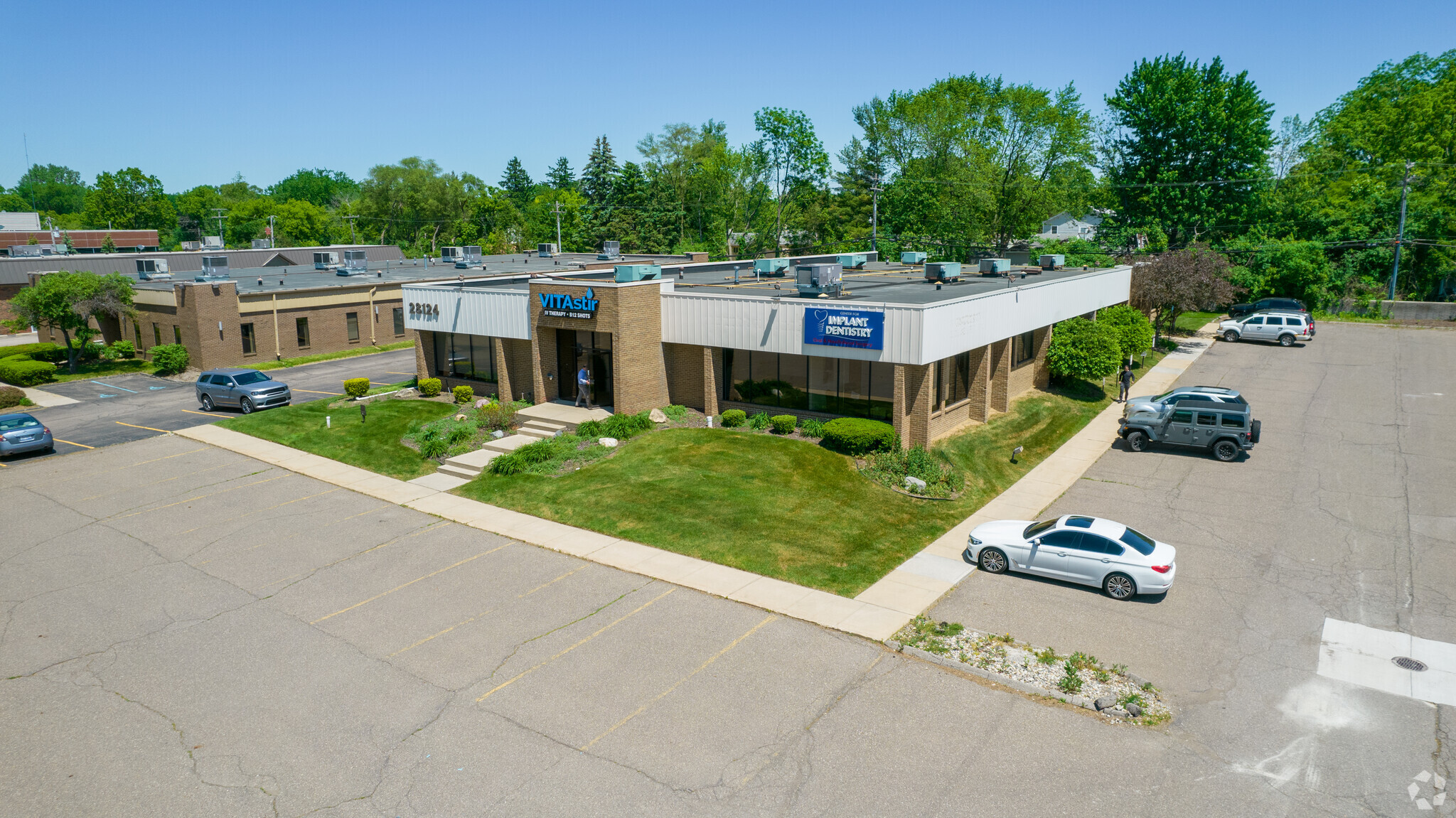 28124 Orchard Lake Rd, Farmington Hills, MI for Rent