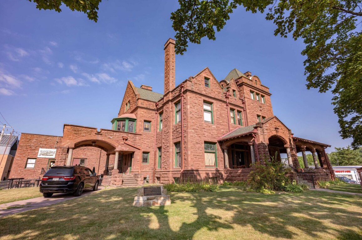 623 Broadway St, Baraboo, WI for Sale