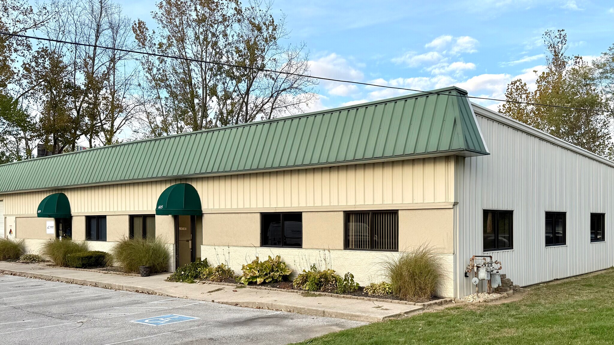 615 Commerce Rd, Richmond, IN for Rent